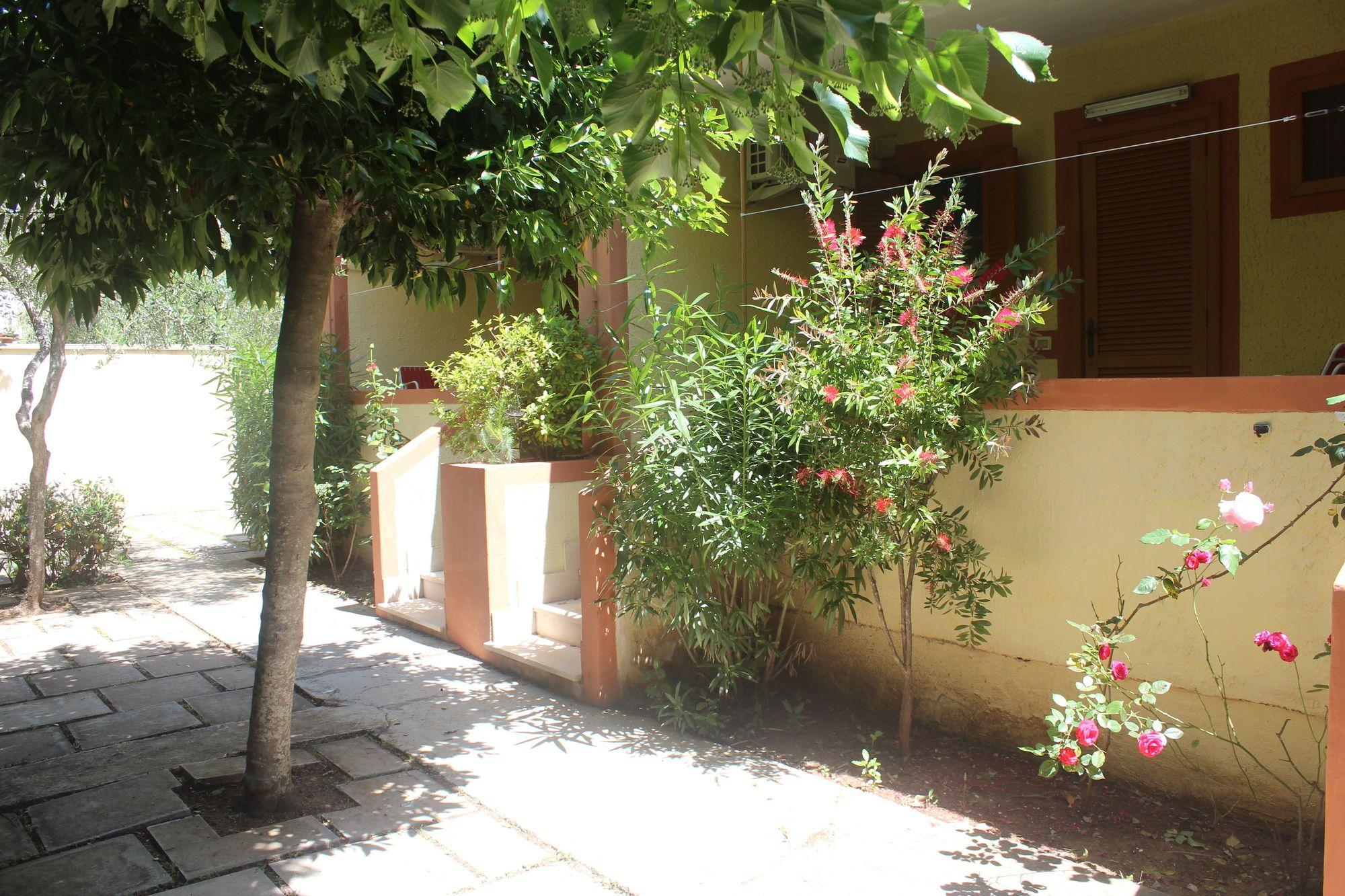 Residence Giardino Весте Екстериор снимка