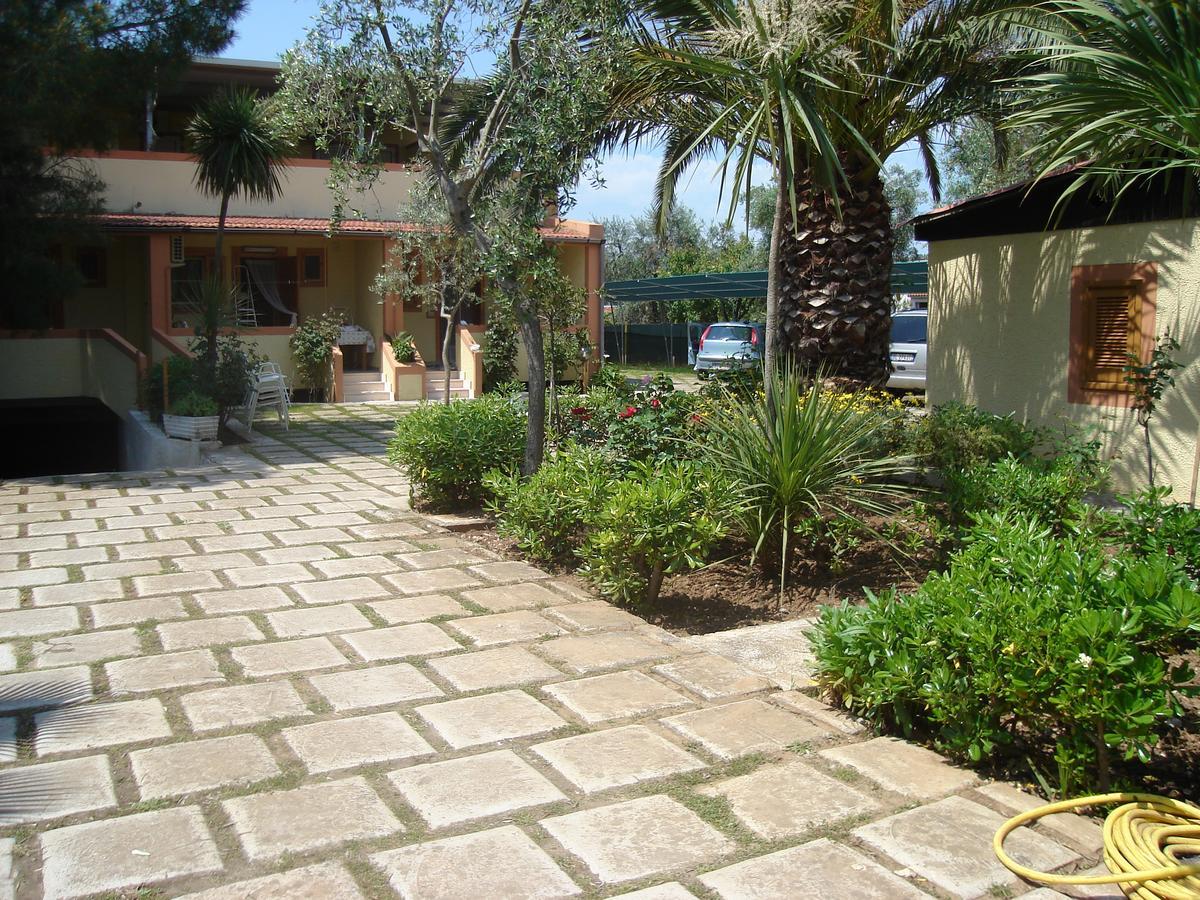 Residence Giardino Весте Екстериор снимка