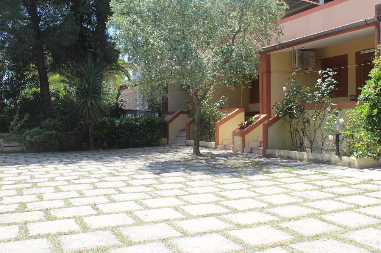 Residence Giardino Весте Екстериор снимка